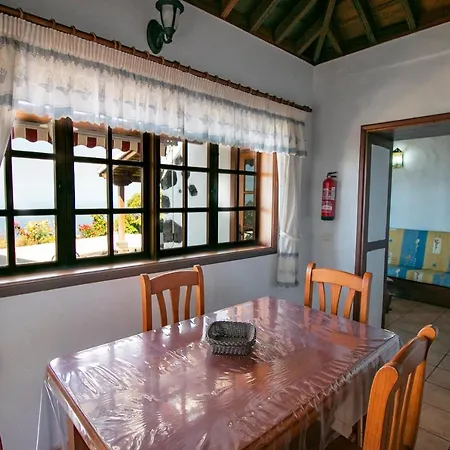 Casas Alisios Ii Holiday home Los Quemados
